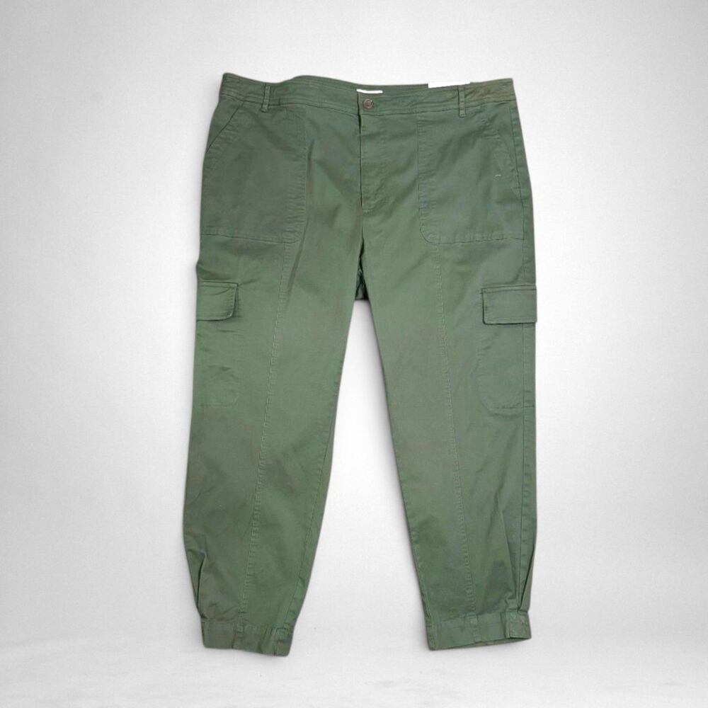 On 34th Macy's Women's Tapered Ankle-Length Cargo Pants, NWT! Size 18W